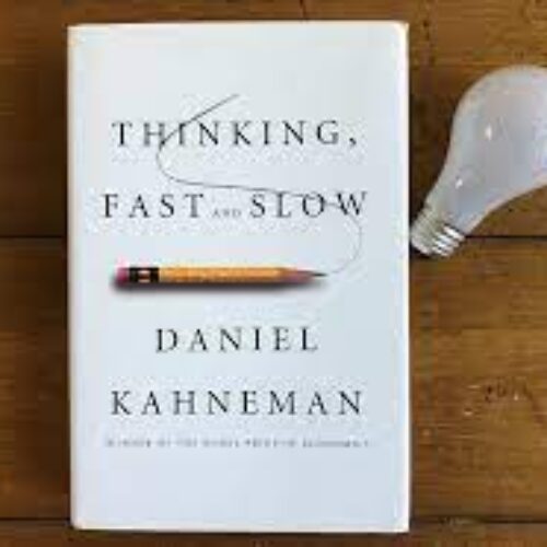 Thinking, Fast and Slow by Daniel Kahneman (Paperback)